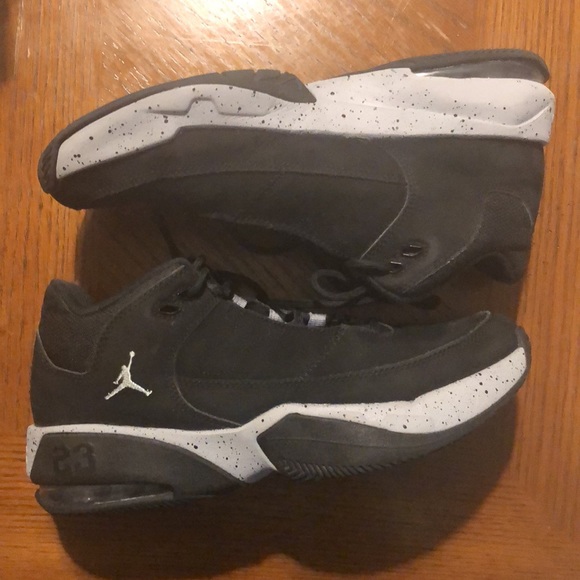 EUC Nike Jordan’s basketball shoes - Picture 4 of 6